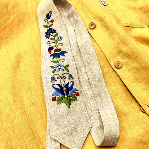 haftowany krawat